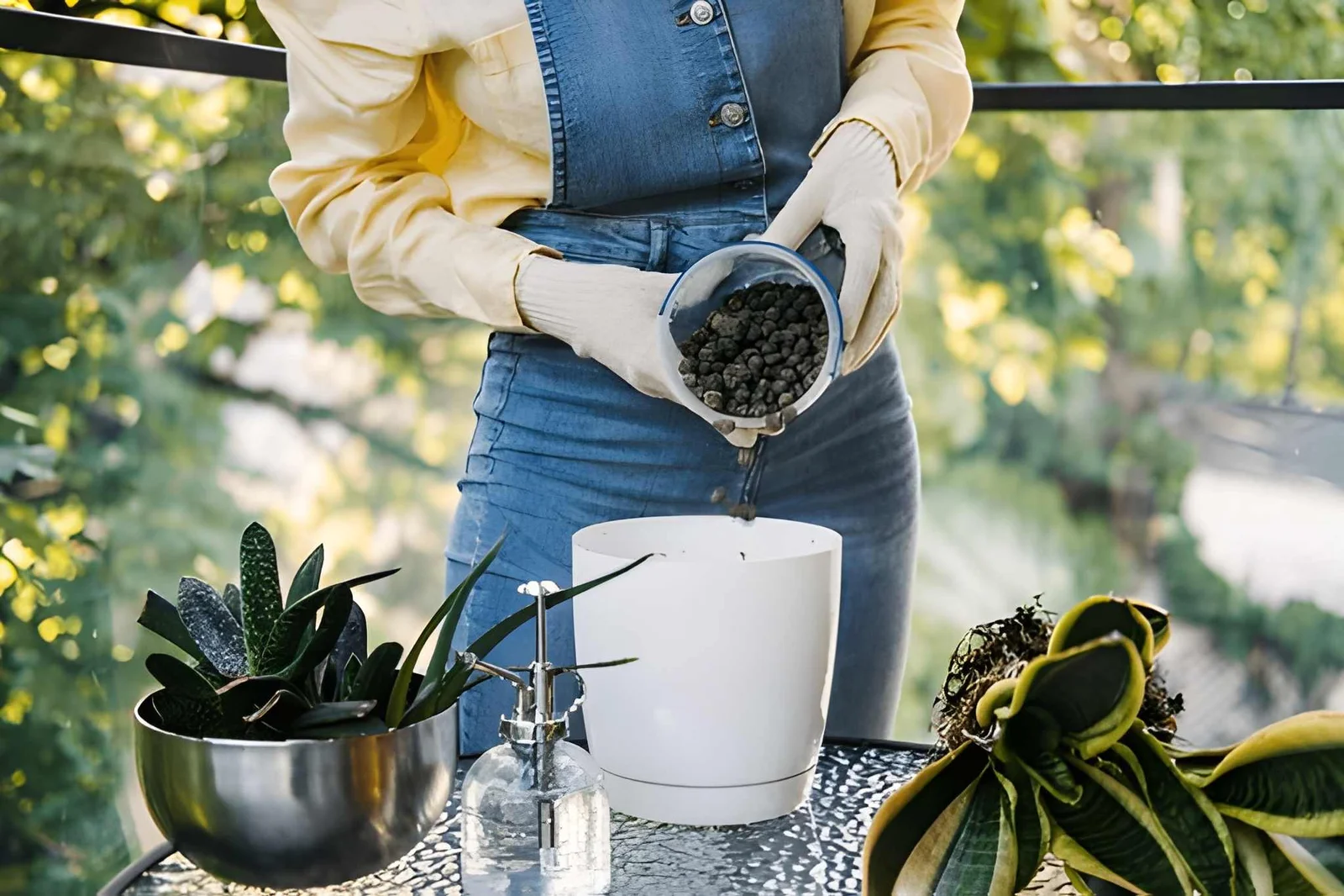 Can Garden Hacks DecadGarden Make Gardening Easier?