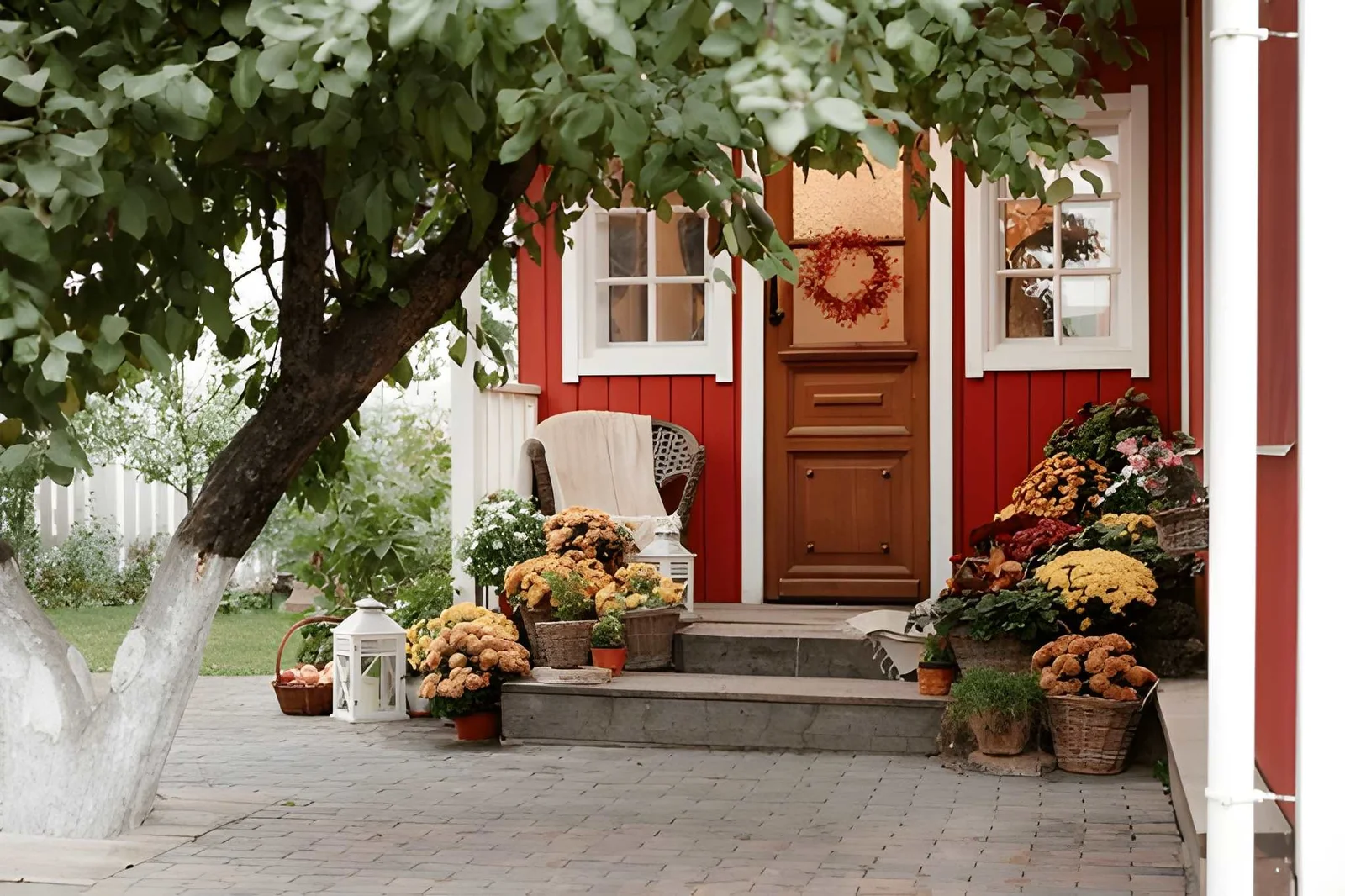 How to Decorate a Front Porch?